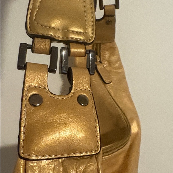 Giani Bernini Gold Hobo Shoulder Bag - Picture 3 of 8